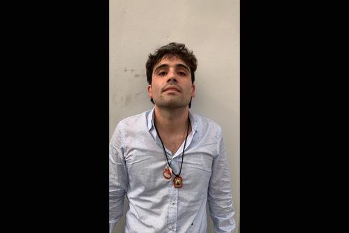 Al momento de su detención, Ovidio Guzmán López portaba dos escapularios, uno de ellos del Niño de Atocha y otro de Jesús Valverde. (Foto: Redes sociales)