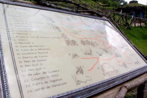 El mapa te indica cada uno de los lugares que puedes encontrar dentro de Hobbitenango. (Foto: Fredy Hernández/Soy502)