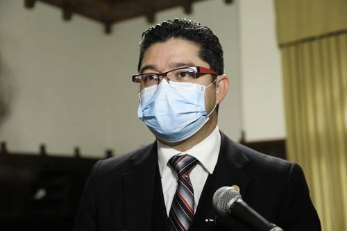 El Secretario de Comunicación Social Carlos Sandoval confirmó que dos personas escaparon del hospital temporal del Parque de la Industria. (Foto: SCSP) 