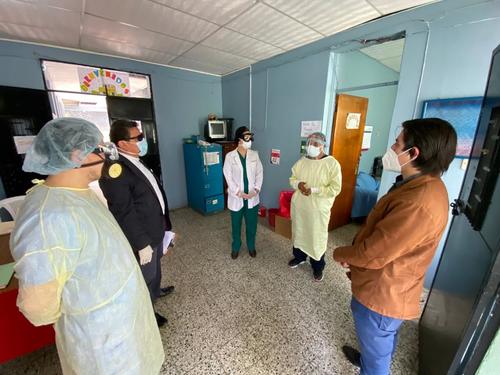 El diputado Edgar Batres, de Winaq, realizó una visita al Hospital de Salud Mental Dr. Federico Mora. (Foto: Cortesía)