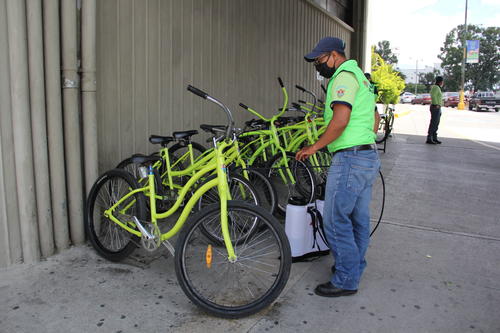 El uso de la bicicleta es gratuito para usuarios del Transmetro y público en general. (Foto: Fredy Hernández/Soy502)