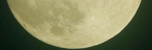 Ricardo Obando hizo un acercamiento donde se aprecian los cráteres del cuerpo celeste. (Foto: Ricadro Obando)