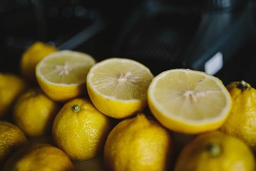 El limón es efectivo contra las manchas. (Foto: Piqsels)