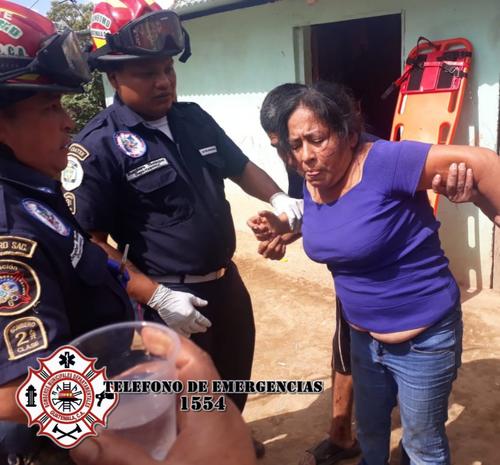 La mamá de la menor sufrió de crisis nerviosa al ver a su hija gravemente herida. (Foto: Bomberos Municipales Departamentales)