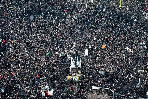 Miles de personas acudieron al funeral. (Foto: AFP) 