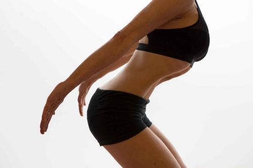 Los abdominales hipopresivos son un gran método para ejercitarte. (Foto: cadenaser.com) 
