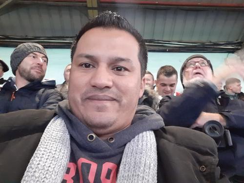 Amarini Villatoro en el estadio del Leeds United. (Foto: Cortesía)