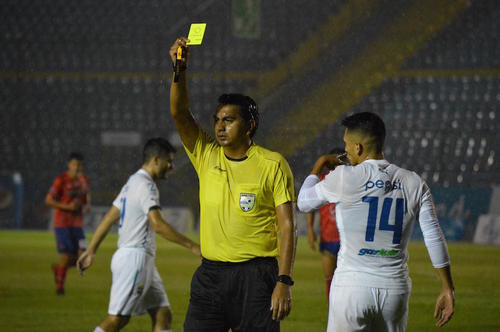 Ever López dirigió por varios años en la Liga Nacional. (Foto: Rudy Martínez/Soy502)