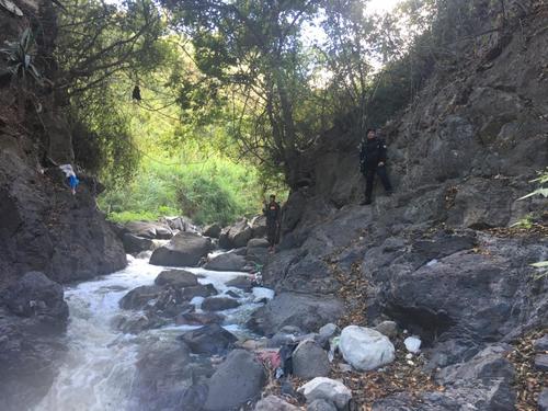 Elementos del Ejército hacen rondas en barrancos y lugares de difícil acceso en Mixco y San Juan Sacatepéquez. (Foto: Gobierno)