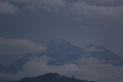 Desde varios lugares cercanos al volcán se pudo apreciar el fenómeno. (Foto: Fredy Hernández/Soy502)