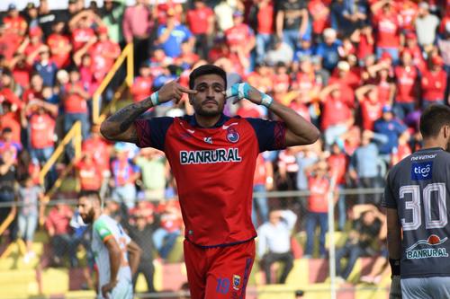 Ramiro Rocca celebró su segundo gol vestido de rojo. (Foto: Rudy Martínez/Soy502)