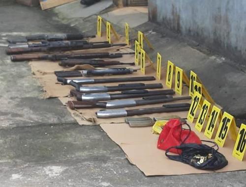 Un fuerte arsenal de armas de grueso calibre fue localizado en allanamientos en San Marcos. (Foto: PNC)