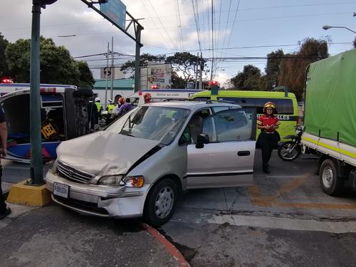 Ambulancia se dirigía a emergencia cuando fue chocada