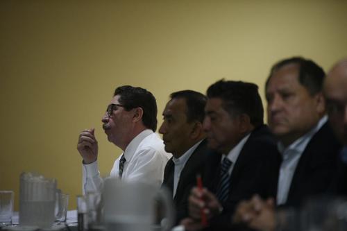 Seis diputados de la UNE, entre ellos Santiago Nájera, apoyaron la elección de la Junta Directiva del Congreso. (Foto: Wilder López/Soy502)