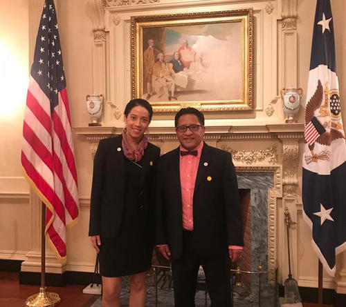 Angélica Rocha y Nehemías Calel, becarios Fulbright Humphrey 2019. (Foto: Embajada de estados Unidos)