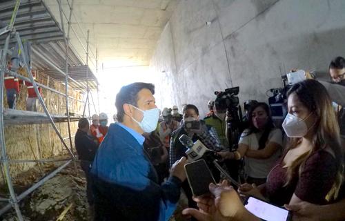 El alcalde Ricarod Quiñónez resaltó que se han tomado las medidas necesarias para continuar con la construcción de la obra. (Foto: Fredy Hernández/Soy502)