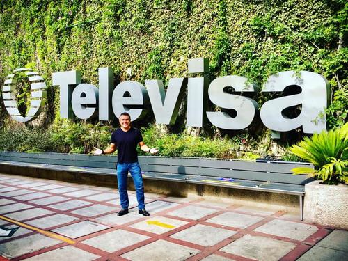 Héctor Sandarti anunció en redes sociales su regreso a Televisa. (Foto: Facebook) 