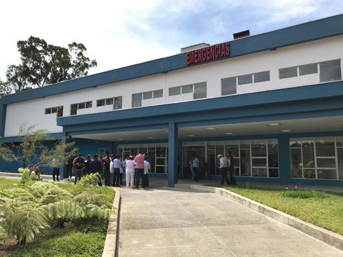 Vista del ingreso del Hospital de Villa Nueva donde son atendidos los pacientes de coronavirus. (Foto: Evelyn de León/Soy502) 