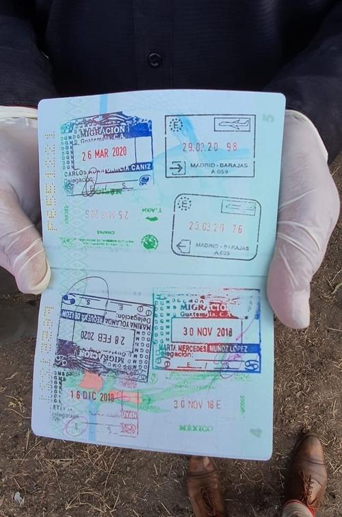 Este es el pasaporte de la mujer de 22 años que ingresó a Guatemala por una frontera terrestre. Estuvo en Madrid, España y para llegar a Guatemala lo hizo por México. (Foto: Municipalidad de Villa Nueva) 