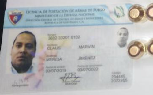 La licencia de portación de arma de fuego de Marvin Mérida. 