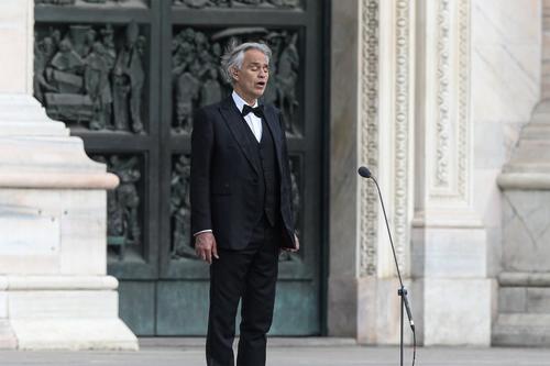 Andrea Bocelli indicó que estuvo contagiado y que era prácticamente asintomático. (Foto: AFP)