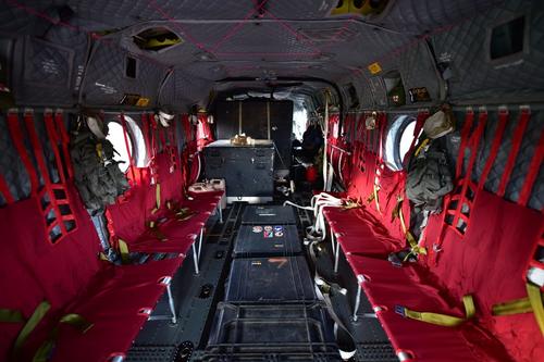 Vista por dentro del helicóptero que servirá para rescate de personas. (Foto: Presidencia de Guatemala) 
