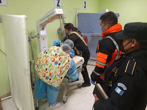 La pequeña fue llevada a un hospital para verificar su estado de salud. (Foto: Stereo 100)