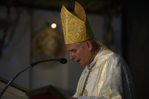 El Arzobispo Metropolitano Gonzalo de Villa y Vásquez durante su homilia en la ceremonia de investidura. (Foto: Wilder López/Soy502)