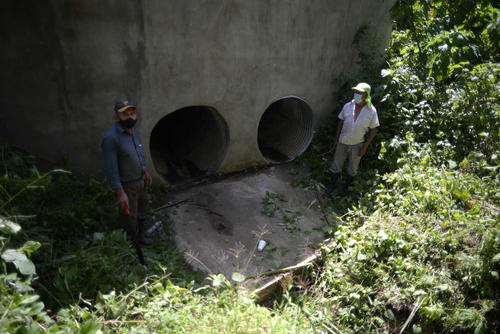 Dos drenajes del Libramiento de Chimaltenango fueron colocados justo en la parte alta del Parque Nacional Los Aposentos. (Foto: Wilder López/Soy502)