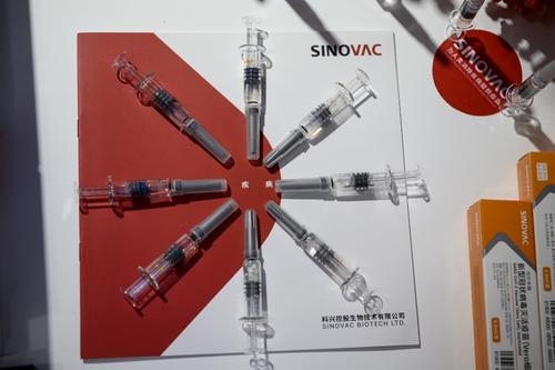 Las dosis producidas por las empresas Sinovac Biotech y Sinopharm forman parte de algunos de los proyectos de vacuna más avanzados del mundo. (Foto: AFP)

