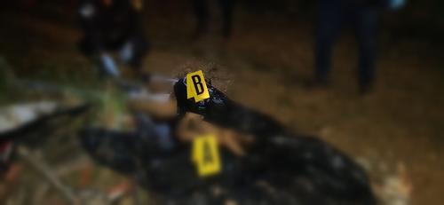 Los cuerpos de Jeankarlo Alexander Sánchez Meneses y Oscar Alejandro Mendoza Mendoza fueron localizados 20 kilómetros de donde la aeronave se estrelló. (Foto: MP) 