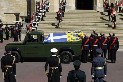 El ataúd del Felipe de Edimburgo llegó a la capilla de St. George. (Foto: AFP)