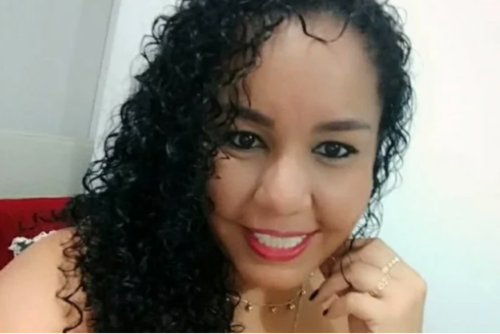 Karine de Oliveira Souza tuvo una reacción alérgica al tinte que la llevó a la muerte. (Foto Journal da Record)