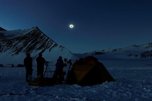 Los científicos estudiaron el eclipse. (Foto: AFP)