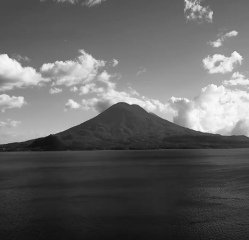 Ricardo Arjona hizo un recorrido con la cámara del lago Atitlán. (Foto: Ricardo Arjona)