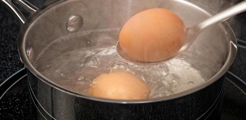 Hervir huevos Cómo cocer huevos: esta es la manera correcta para hervirlos  : Cómo cocer huevos: esta es la manera correcta para hervirlos