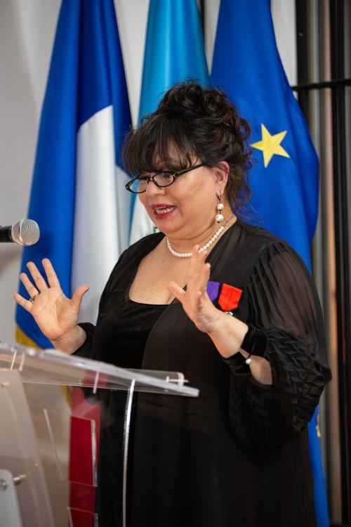 La profesora Rocío Segura agradeció el reconocimiento del gobierno francés a su trayectoria.