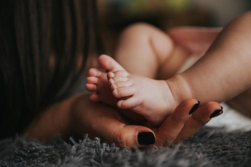 El recién nacido regresó a los brazos de sus padres, informó la Policía. (Foto: Pixabay)