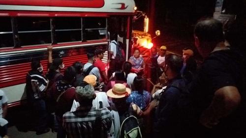 Los manifestantes llegaron a la ciudad en buses. (Foto: Codeca)