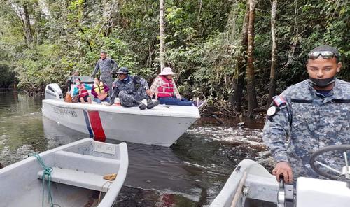 En el viaje de las ingenieras junto la Guardia Costera de Belice. (Foto: Government of Belize Press Office)