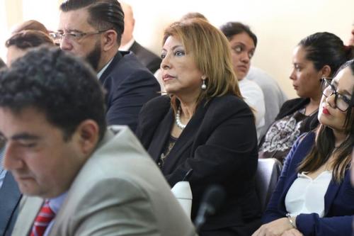 Anabella de León junto a Otto Gómez en una audiencia del caso Botín Registro de la Propiedad. (Foto: archivo/Soy502) 