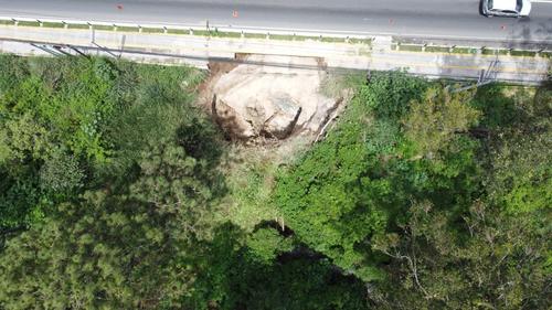 Vista aérea del socavamiento en villa Nueva. (Foto: Conred)