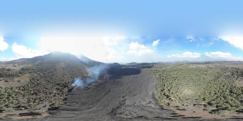 Vista de uno de los ríos de lava del volcán Pacaya. (Foto: Conred) 