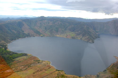 El Conap aconseja a las autoridades municipales del área que puedan elaborar estrategias adecuadas para que el turismo sea sostenible en la laguna. (Foto: Fredy Hernández/Soy502)