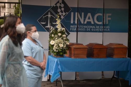 Entregaron los restos de 14 personas. (Foto: Wilder López/Inacif) 