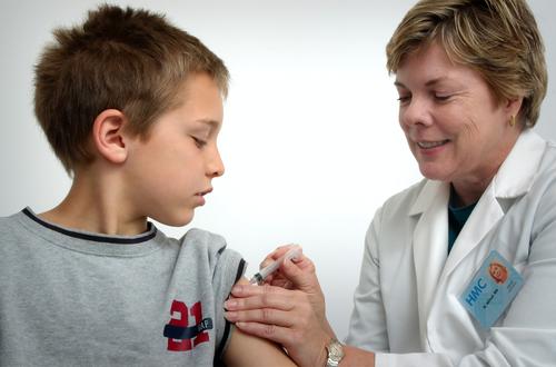 En noviembre se ampliará la vacunación para adolescentes con la adquisición de más vacunas Pfizer. (Foto: Unsplash)