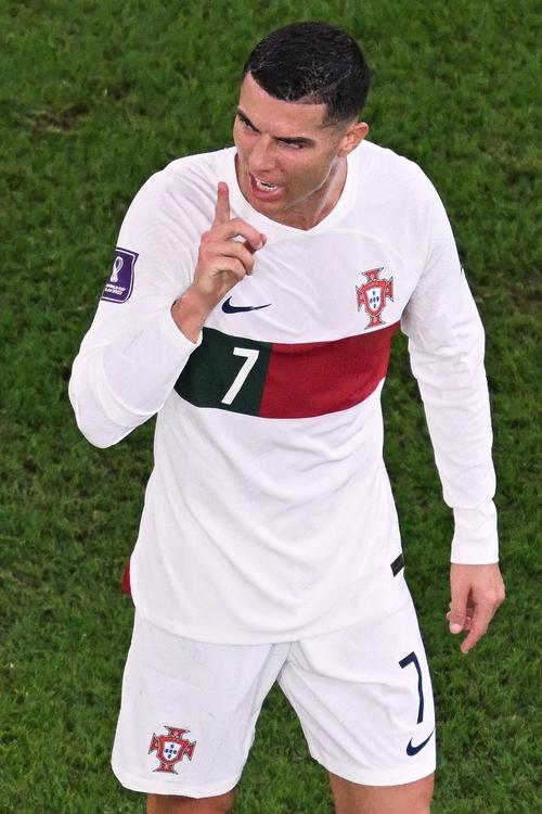 El delantero tuvo la mala suerte de desviar con su espalda el balón que propició el primer gol de los coreanos. (Foto: AFP)