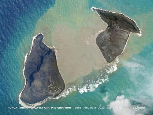 La isla donde se encontraba el volcán quedó partida en dos. (Foto: AFP)