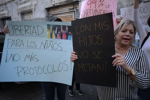 Los manifestantes acudieron a protestar sin mascarilla y se oponen a la Ley Nacional de Vacunación. (Foto: Wilder López/Soy502)