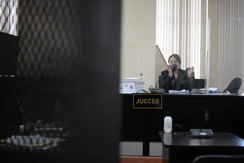 Erika Aifán resguarda la declaración del Testigo A. (Foto: Wilder López/Soy502) 